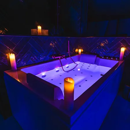 Casa - *